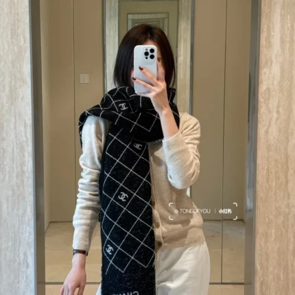 Fendi Fendi FF Diagonal Hooded Poncho 140x140cm product photo