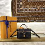 Louis Vuitton Vanity Chain Pouch M3A372