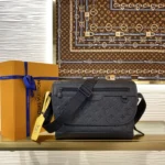 Louis Vuitton Courtier Messenger Bag Taurillon M28781