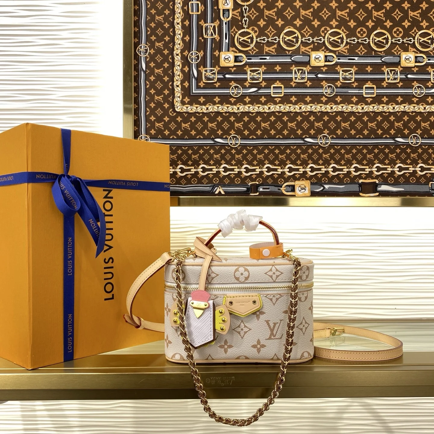 1-652 Louis Vuitton Vanity Chain Pouch LV Crafty M29782 - Image 1