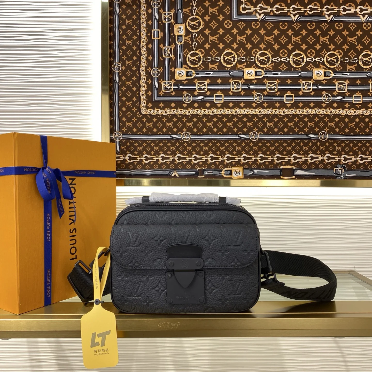 1-661 Louis Vuitton S Lock Messenger Bag Taurillon M58489 - Image 1