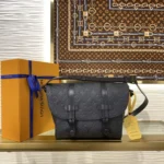 Louis Vuitton Christopher Messenger Bag M28324