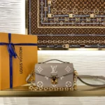 Louis Vuitton Pochette Metis East West Monogram Empreinte M23081