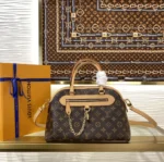 Louis Vuitton Ever More PM Monogram M15208