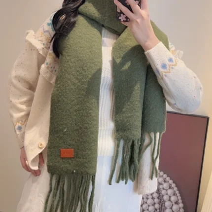 Replica Loewe collection image