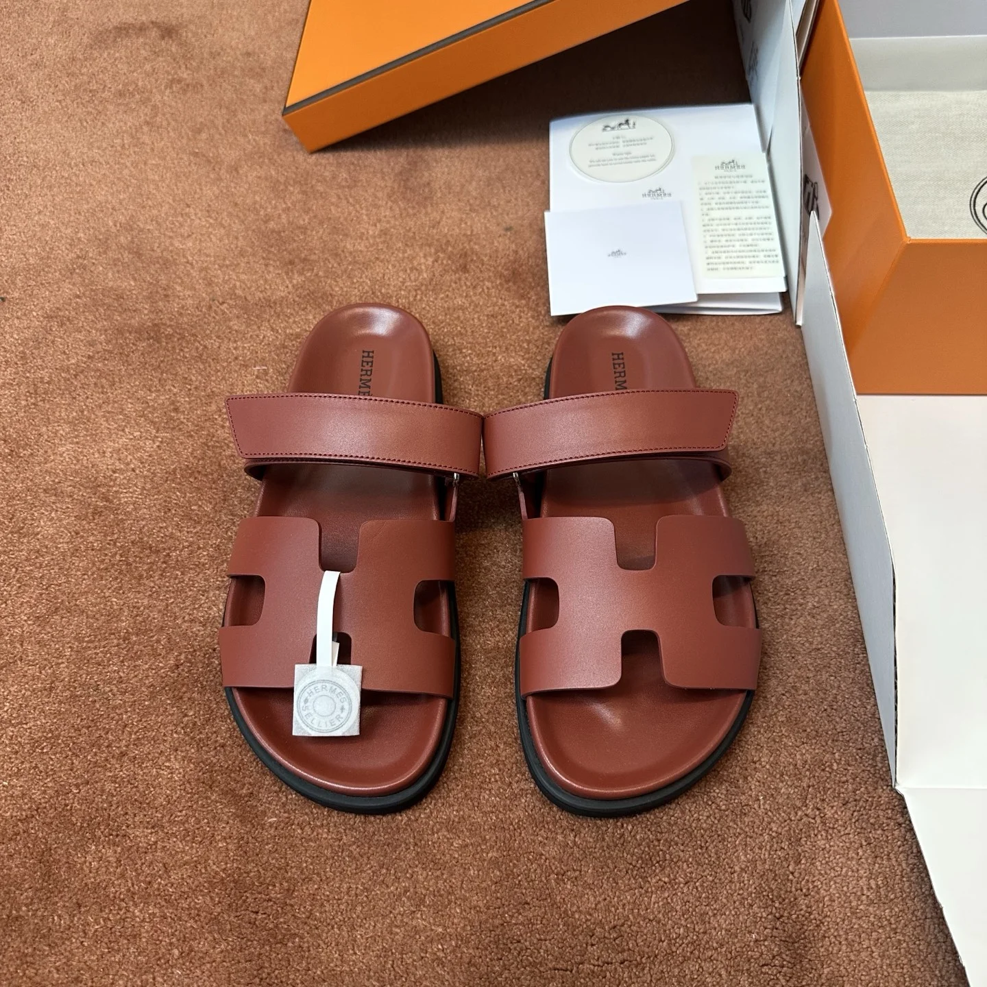 1-943 Hermès Chypre Leather Sandal - Image 1