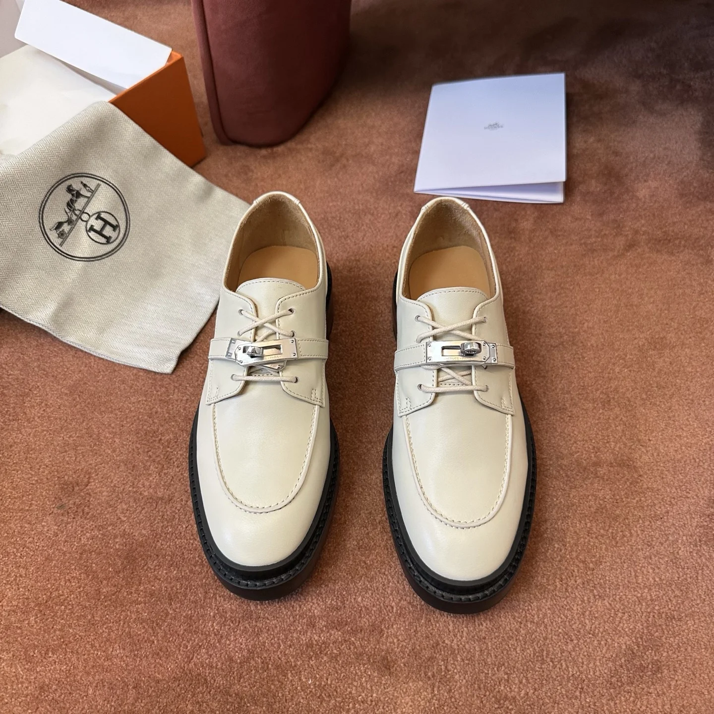 1-959 Hermès Kelly Buckle Lace-Up Derby - Image 1