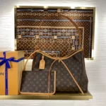 Louis Vuitton Monogram Tote M46197