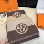 Hermès Ex-Libris Jacquard Reversible Cashmere Scarf - Image 10