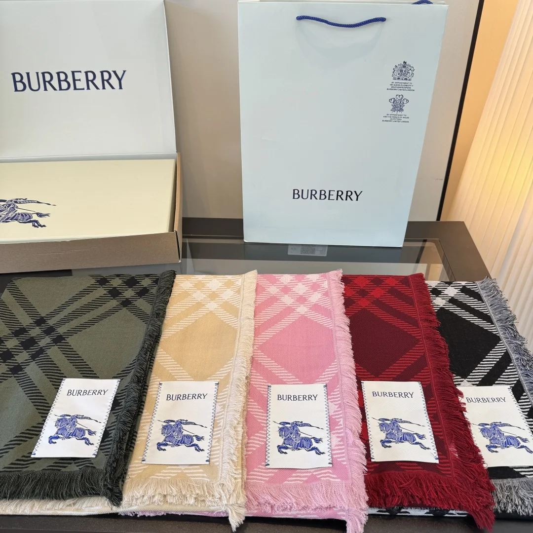 10-223 Burberry Check Wool Silk Stole - Image 1