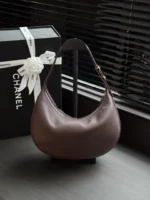 Chanel Shoulder Bag 30cm - Image 2