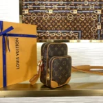 Louis Vuitton Amazone Crossbody Bag Vintage M14014 - Image 2