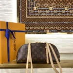 Louis Vuitton Squire East West Monogram M28953 - Image 2