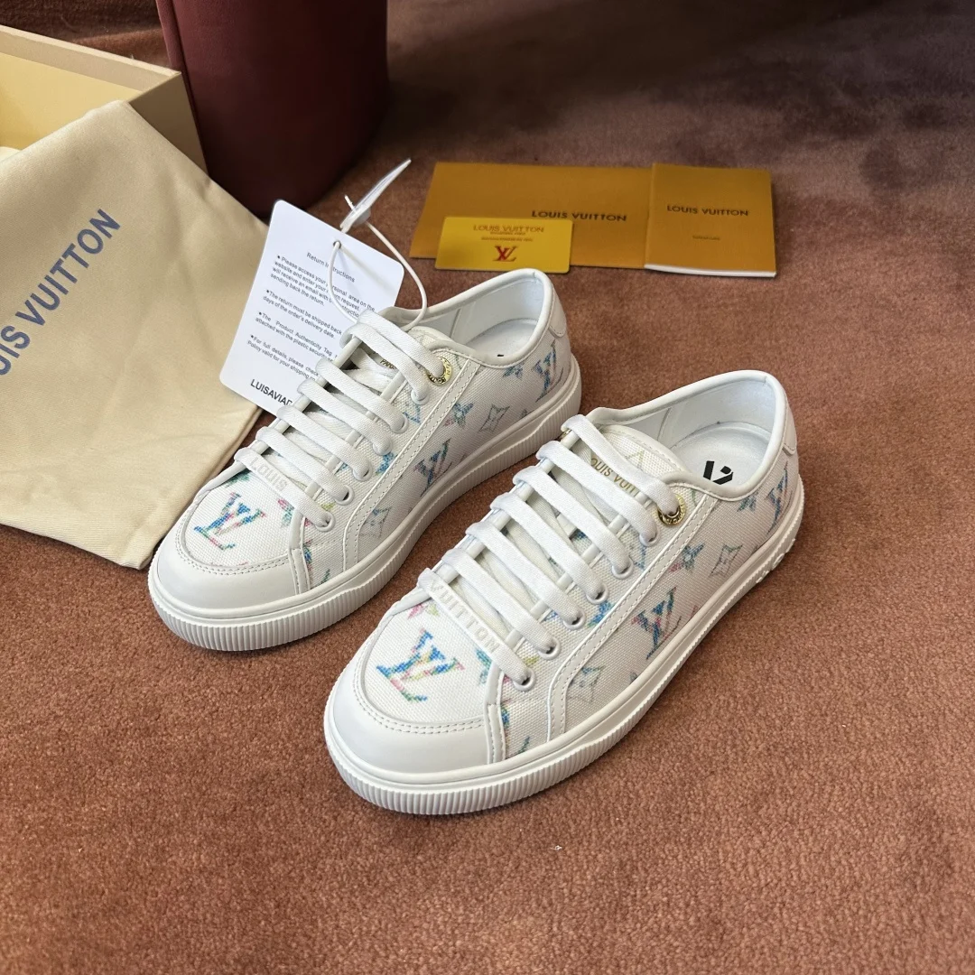 2-1424 Louis Vuitton LV Lagoon Sneaker - Image 1