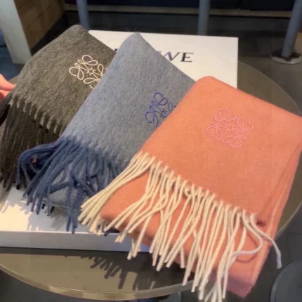 Replica Loewe collection image