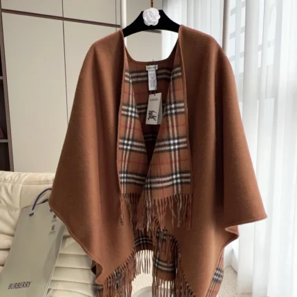 Fendi Fendi FF Diagonal Hooded Poncho 140x140cm product photo