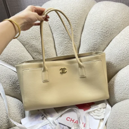 Replica Chanel collection image