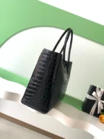 Chanel 26S Cerf Crocodile-Embossed Tote Bag 40cm - Image 2
