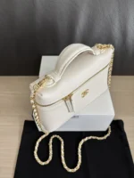 Chanel Vanity Case with Chain Small 19cm - Image 2