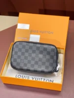 Louis Vuitton Damier Graphite Toiletry Pouch Small 21cm - Image 2