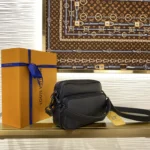 Louis Vuitton Nil Messenger Bag Taurillon Black M26783 - Image 2