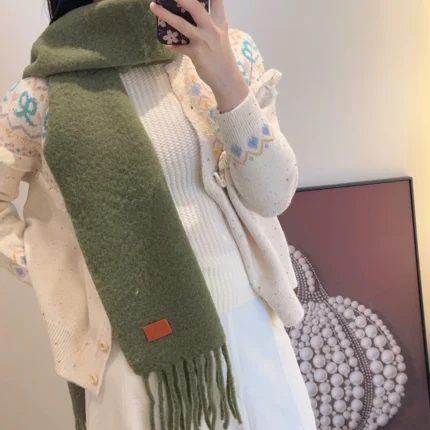 Replica Loewe collection image
