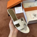 Hermès Oasis Heeled Sandal - Image 3