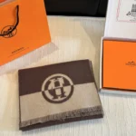 Hermès Ex-Libris Jacquard Reversible Cashmere Scarf - Image 3