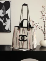 Chanel AS6200 Tote Bag 36cm - Image 3