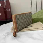 Gucci GG Emblem Wallet 821803 - Image 3