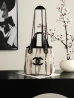 Chanel AS2199 Tote Bag 21cm - Image 3
