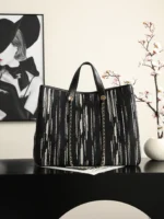 Chanel AS6201 Tote Bag 43cm - Image 3
