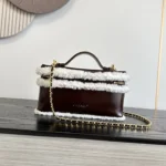 Chanel 26K Shearling Trim Vanity Case - Image 3