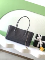 Chanel 26S Cerf Crocodile-Embossed Tote Bag 39cm - Image 3