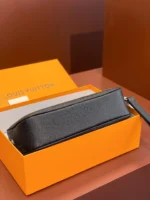 Louis Vuitton Pochette Kasai Taiga Leather Clutch 25cm - Image 3
