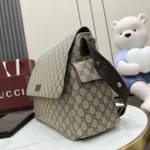 Gucci GG Supreme Diaper Messenger Bag 44cm - Image 3
