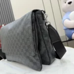 Gucci Essence Classic GG Messenger Bag Black 35.5cm - Image 3