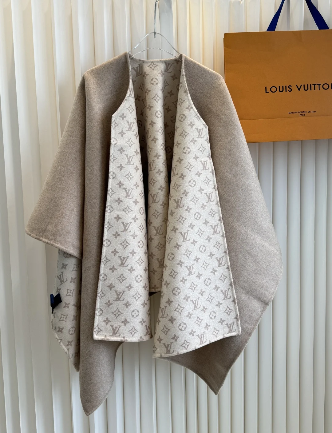 3-61 Louis Vuitton Monogram Infinity Reversible Cape 150x135cm - Image 1