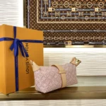 Louis Vuitton Pochette Mia Monogram Embleme Pink M2A382 - Image 3