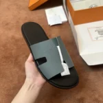 Hermès Izmir Men's Sandal - Image 3