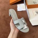 Hermès Oasis Heeled Sandal - Image 3