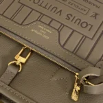 Louis Vuitton Neverfull Bandouliere Inside Out BB M12099 - Image 4