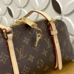 Louis Vuitton Squire East West Monogram M28953 - Image 4
