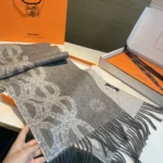 Hermès Chaîne d'Ancre Reversible Lambswool Scarf - Image 3
