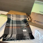 Burberry Check Crest Cashmere Scarf - Image 3