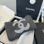 Chanel CC Chunky Knit Cashmere Scarf - Image 4
