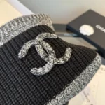 Chanel CC Knit Cashmere Scarf - Image 4