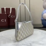 Gucci GG Emblem Shoulder Bag 820696 - Image 4