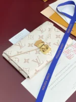 Louis Vuitton Monogram Infrarouge Brush Set Pouch 17cm - Image 4
