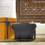 Louis Vuitton Christopher Messenger Bag Monogram Taurillon M28324 - Image 4